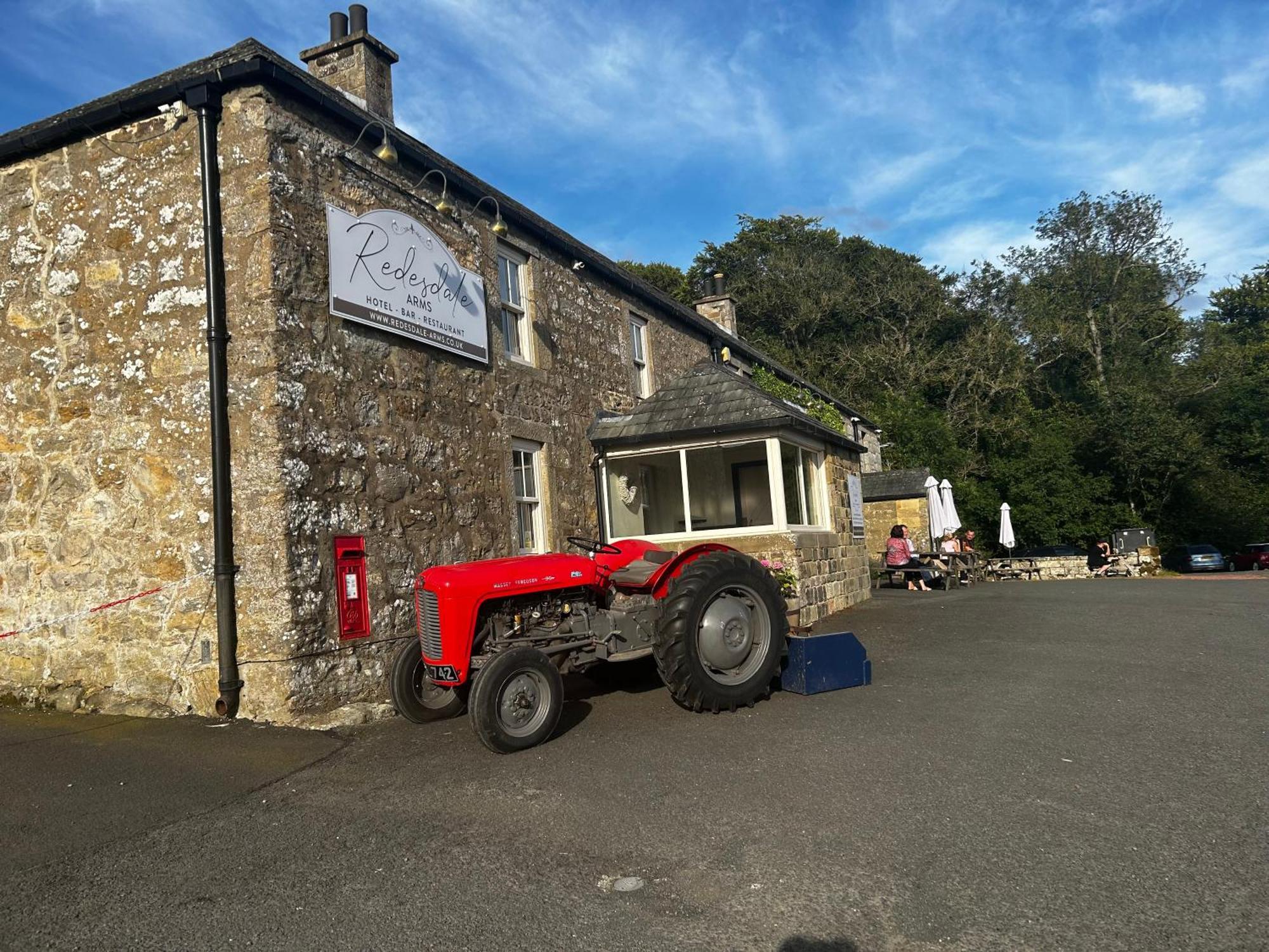 Redesdale Arms Hotel Otterburn Eksteriør billede